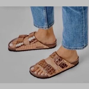 Birkenstock Arizona Gator Gleam Copper Leather Soft Footbed Sandals - M7 / W9